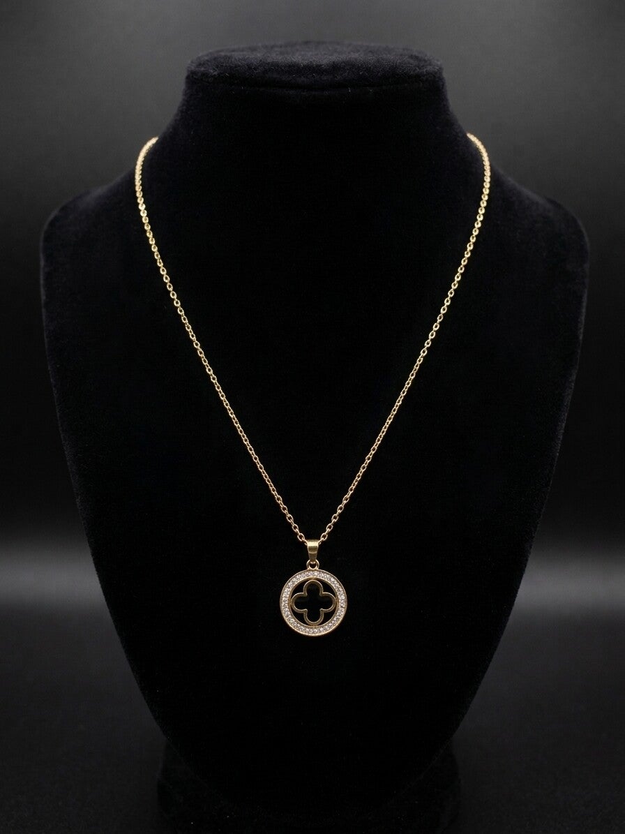 Quatrefoil Halo Pendant Necklace
