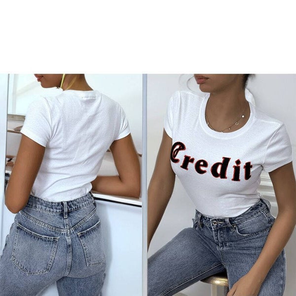 T-shirts blanc avec écriture CREDIT en 3D