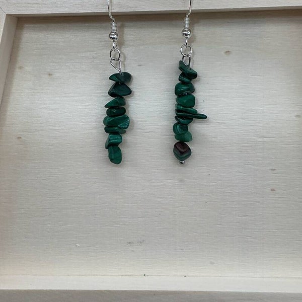 Boucles d'oreilles en chips de malachite - Création DS - Pièce unique