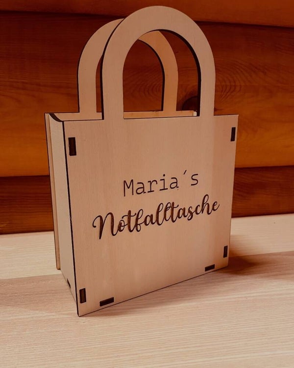 Personalisierte Holzbox „Notfalltasche“