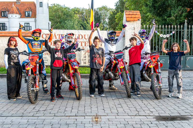 girnaertfeesten-girnaert-eetfestijn-girnaert-stuntshow-timelesstales-36-standard.jpg