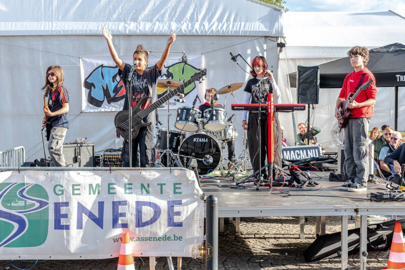 girnaertfeesten-girnaert-eetfestijn-girnaert-stuntshow-timelesstales-48-standard.jpg