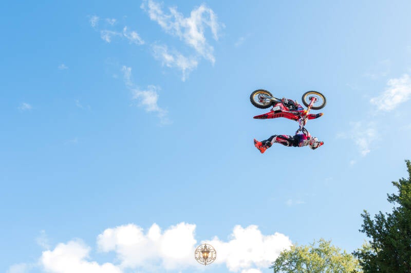 girnaertfeesten-girnaert-eetfestijn-girnaert-stuntshow-timelesstales-49-standard.jpg