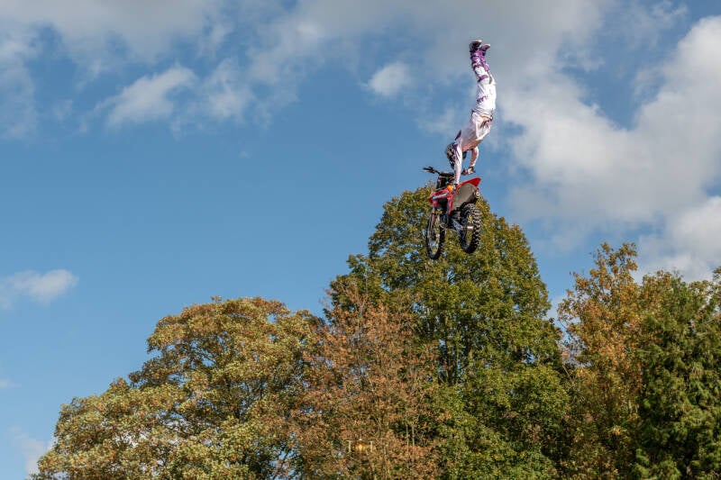 girnaertfeesten-girnaert-eetfestijn-girnaert-stuntshow-timelesstales-81-standard.jpg