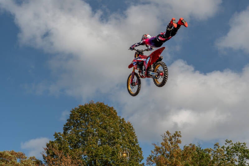 girnaertfeesten-girnaert-eetfestijn-girnaert-stuntshow-timelesstales-84-standard.jpg