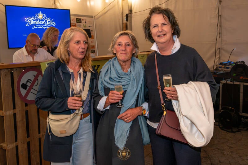 girnaertfeesten-revue-crevette-timelesstales-30-standard.jpg