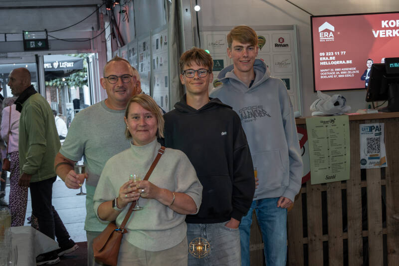 girnaertfeesten-revue-crevette-timelesstales-4-standard.jpg