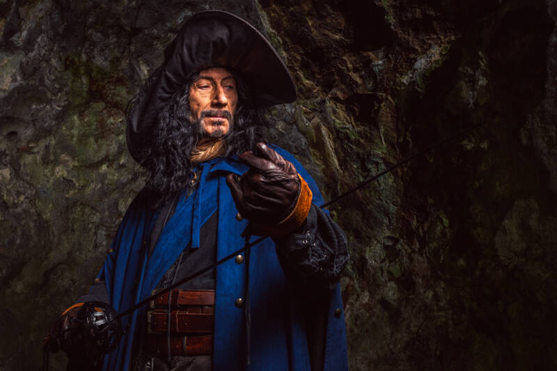 timeless-tales-musketier-piraat-cosplay-fantasy-degen-mantel-jpg-standard.jpg