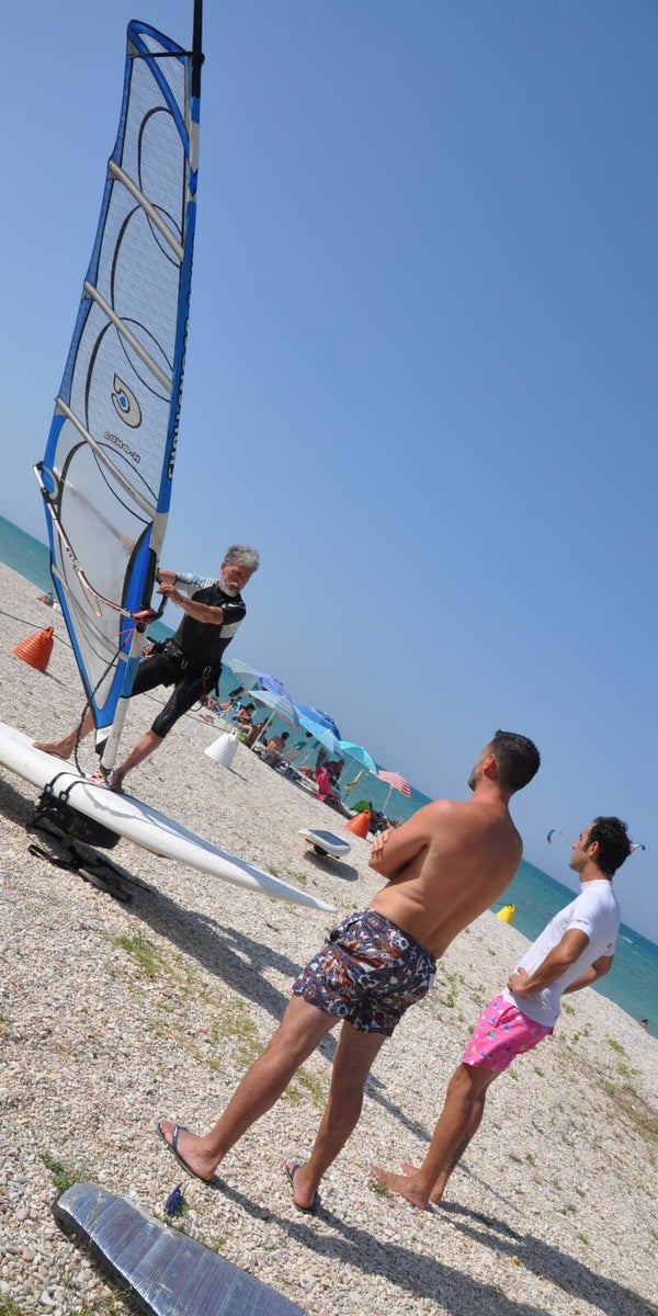 LEZIONE SINGOLA di WINDSURF per adulti e ragazzi, minimo 8 anni compiuti