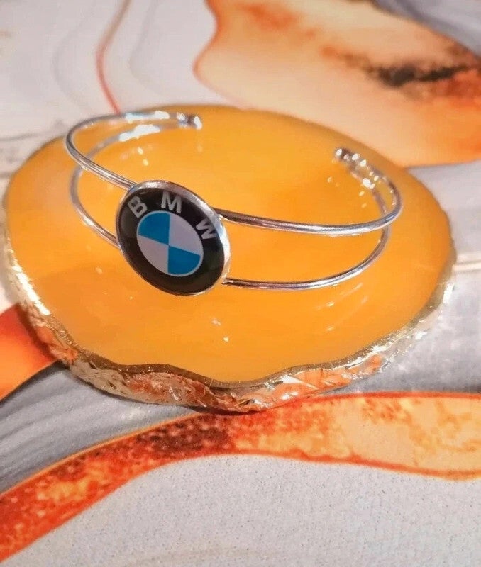 Bracelet manchette BMW taille unique en acier inoxydable doré ou argenté – Bijou automobile | LTDF Création