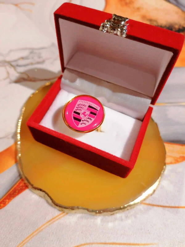 Collection Inspirée de Porsche Rose – Élégance & performance au féminin signées LTDF Creation