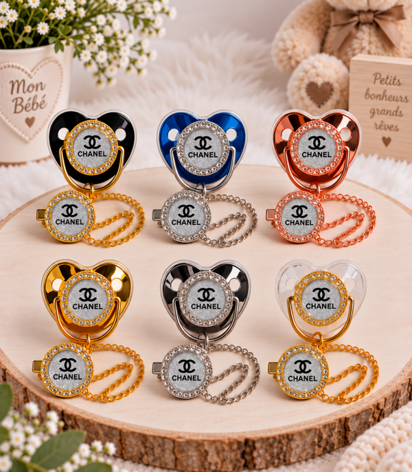 Tétine Strass Baby Chanel – Tétine bébé personnalisée avec attache