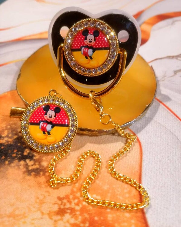 Tétine Strass Disney Mickey avec Attache – Forme Physiologique – 5 Coloris Disponibles ✨