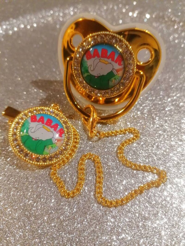 Tétine Strass Physiologique avec Attache Babar – 5 Coloris Disponibles