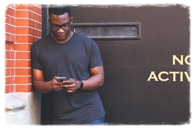 arbeitender Mensch Frieden und Diplomatie.de