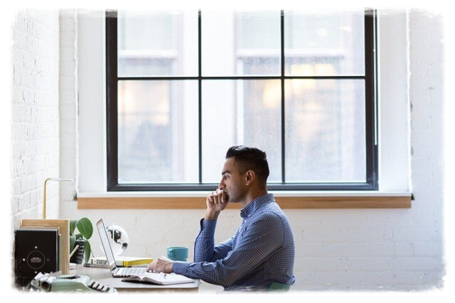 arbeitender Mensch Frieden und Diplomatie.de