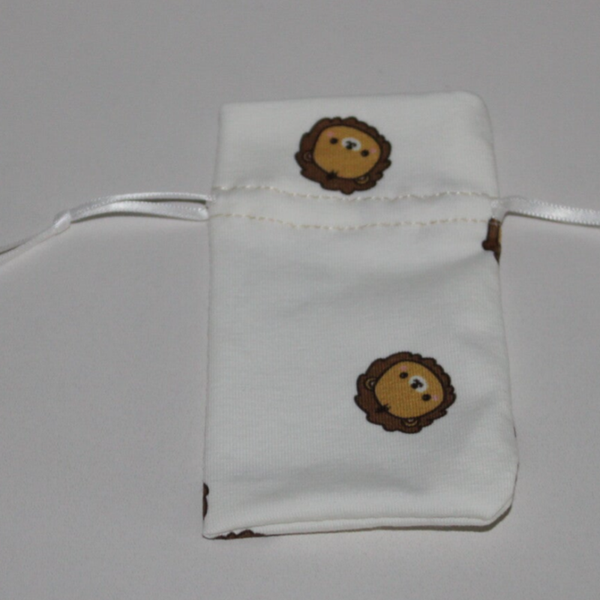 stoffen zakje met leeuwenmotief