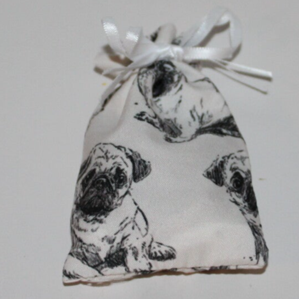stoffen zakje met hondjesmotief - Mie Moments
