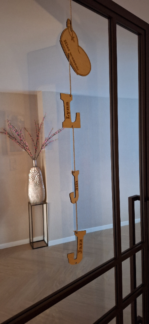 Houten Sinterklaas slinger met letter[s]