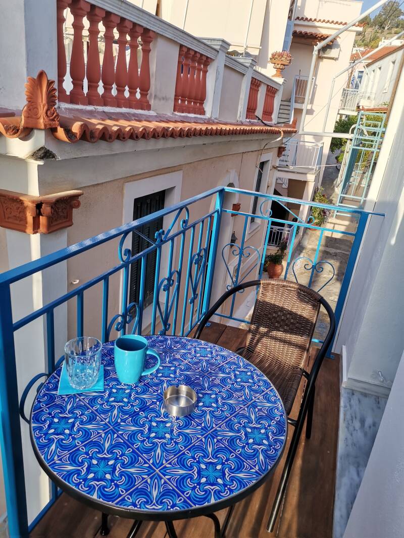 Δωμάτιο στον Πόρο, Rooms of Nectar. Μπαλκόνι