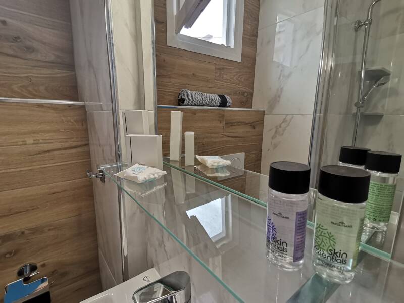 Δωμάτιο στον Πόρο Rooms of Nectar. Παροχές