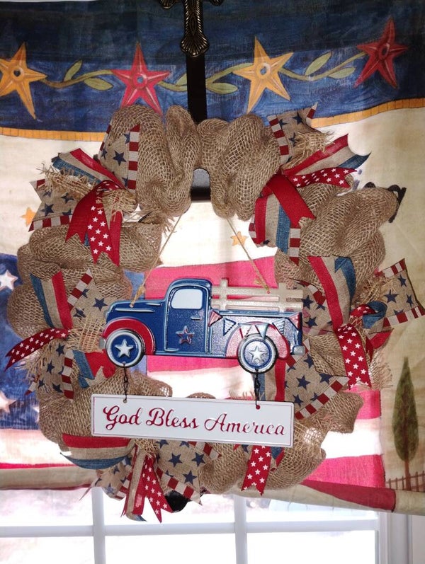 Patriotic wreath God bless America