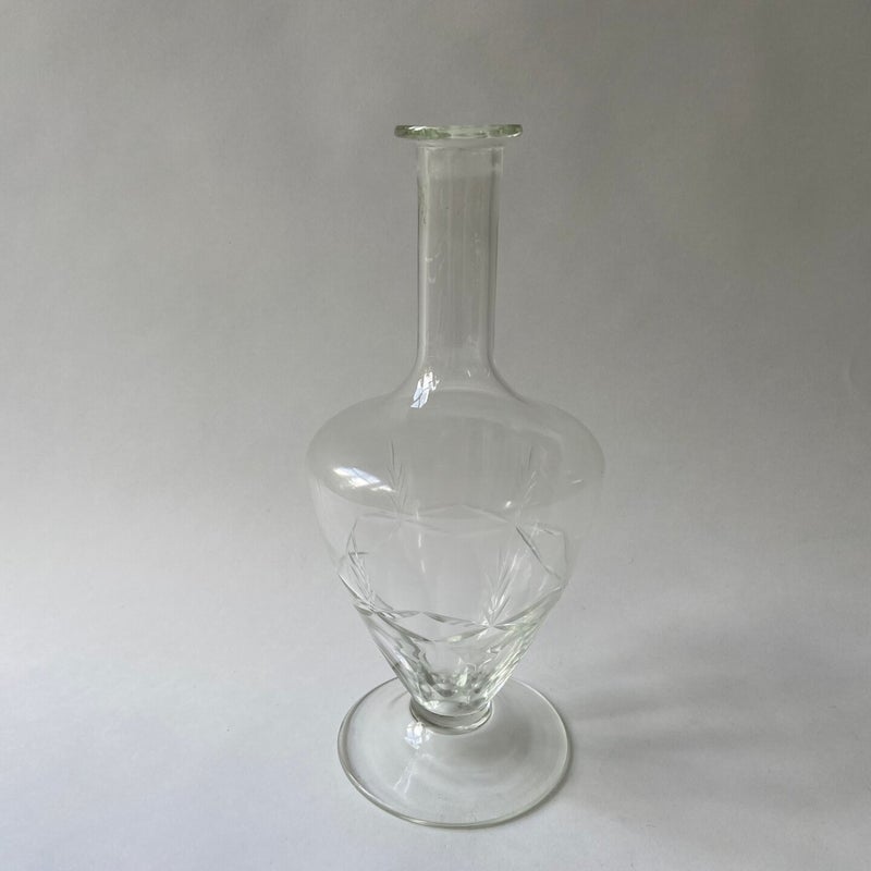 Vaas, hoogte 28 cm.