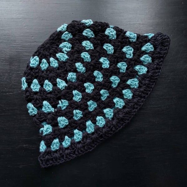 Granny Stitch Bucket Hat - Black & Blue