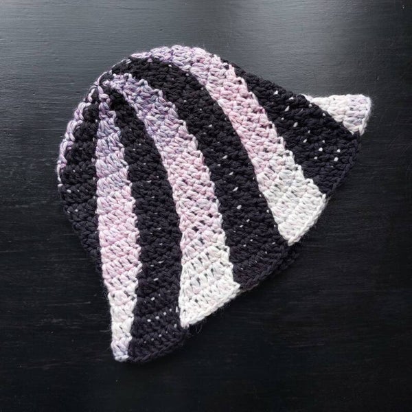 Swirl Bucket Hat - Black & Purple Gradient