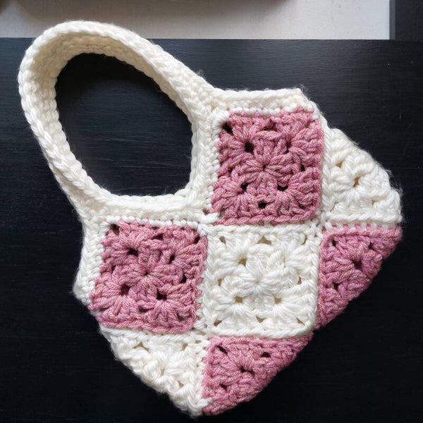 Checkered Handbag - Off-White & Pink