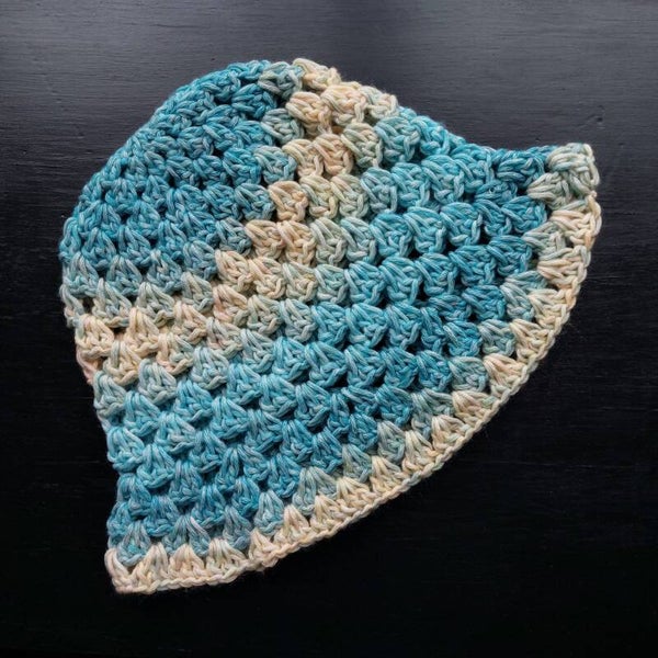 Granny Stitch Bucket Hat - Blue Gradient