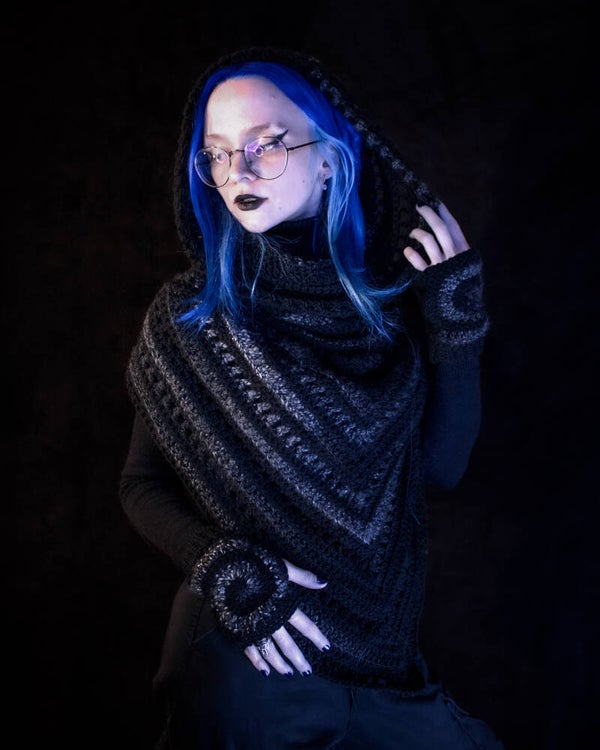 Wild Oleander Hooded Scarf - Black & Grey