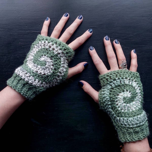 Spiral Fingerless Gloves - Green & Gradient