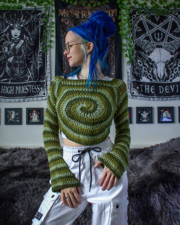 Cropped Spiral Sweater - Green