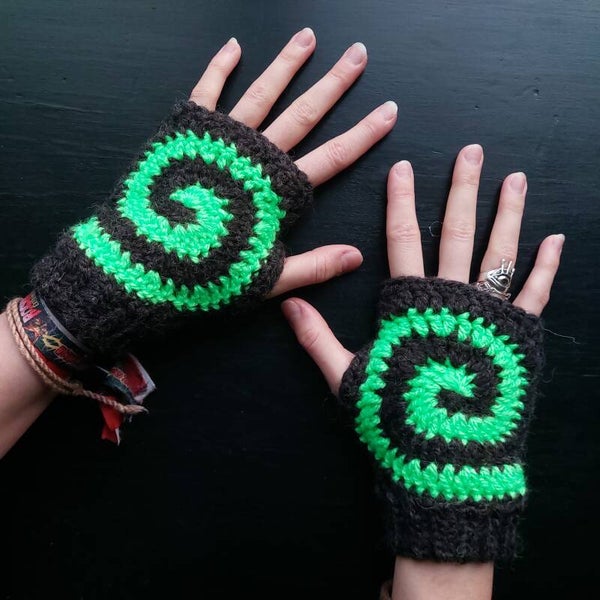 Spiral Fingerless Gloves - Black & Neon Green