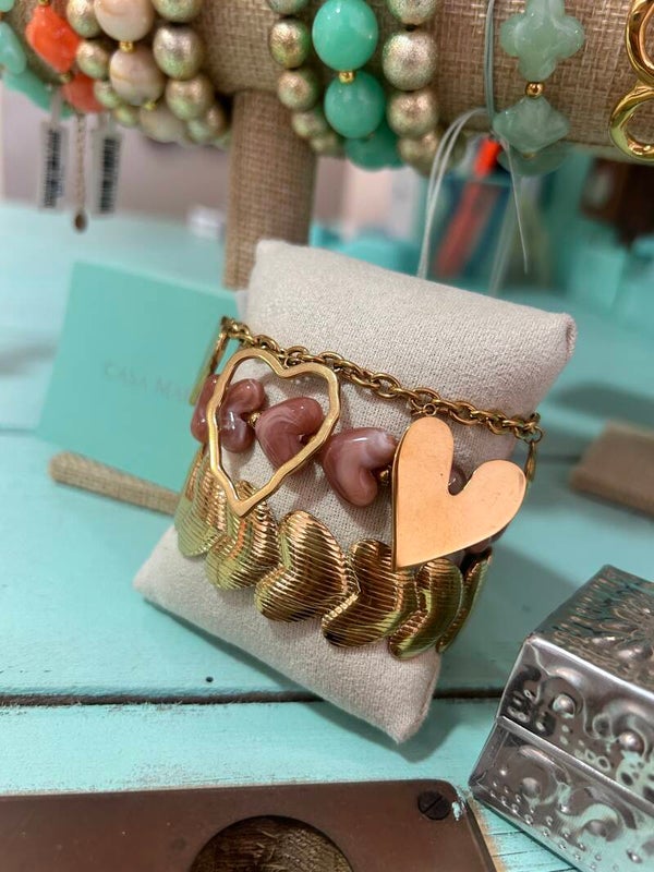 Open double heart gold armband