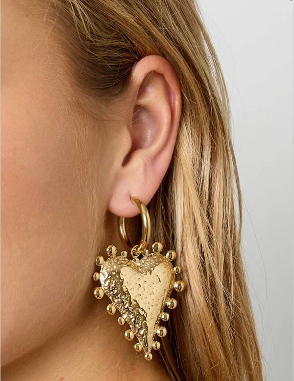Big heart gold earring