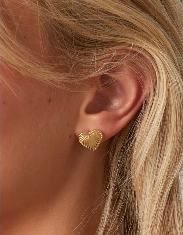 Heart small gold earring