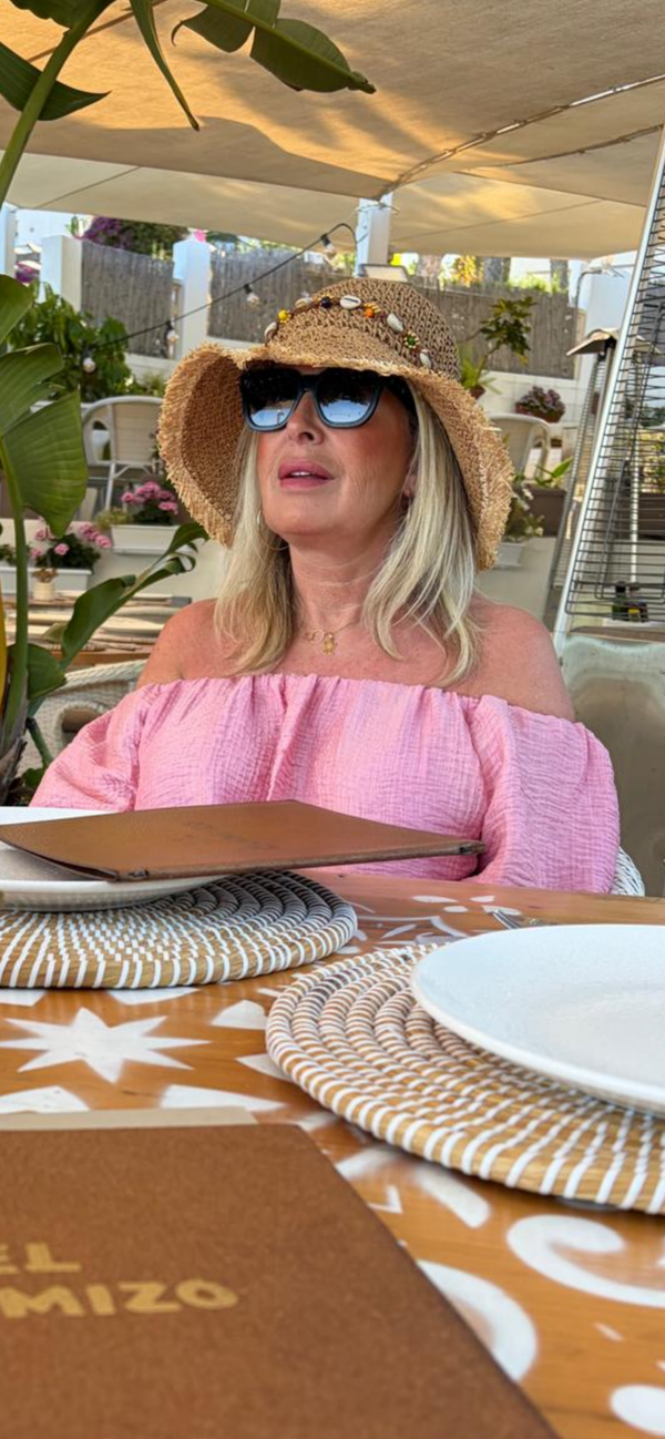 Pink of shoulder blouse