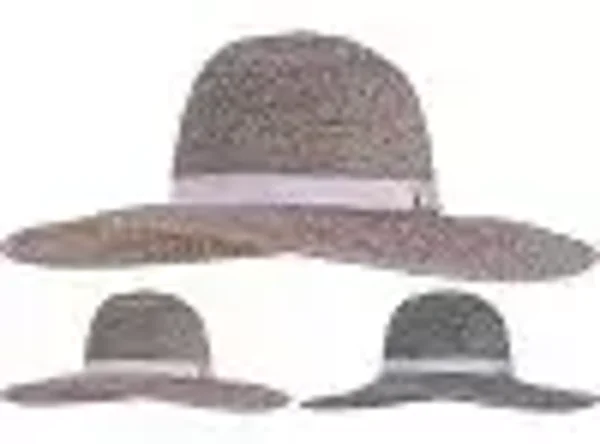 Women's hat with decorative band with buckle