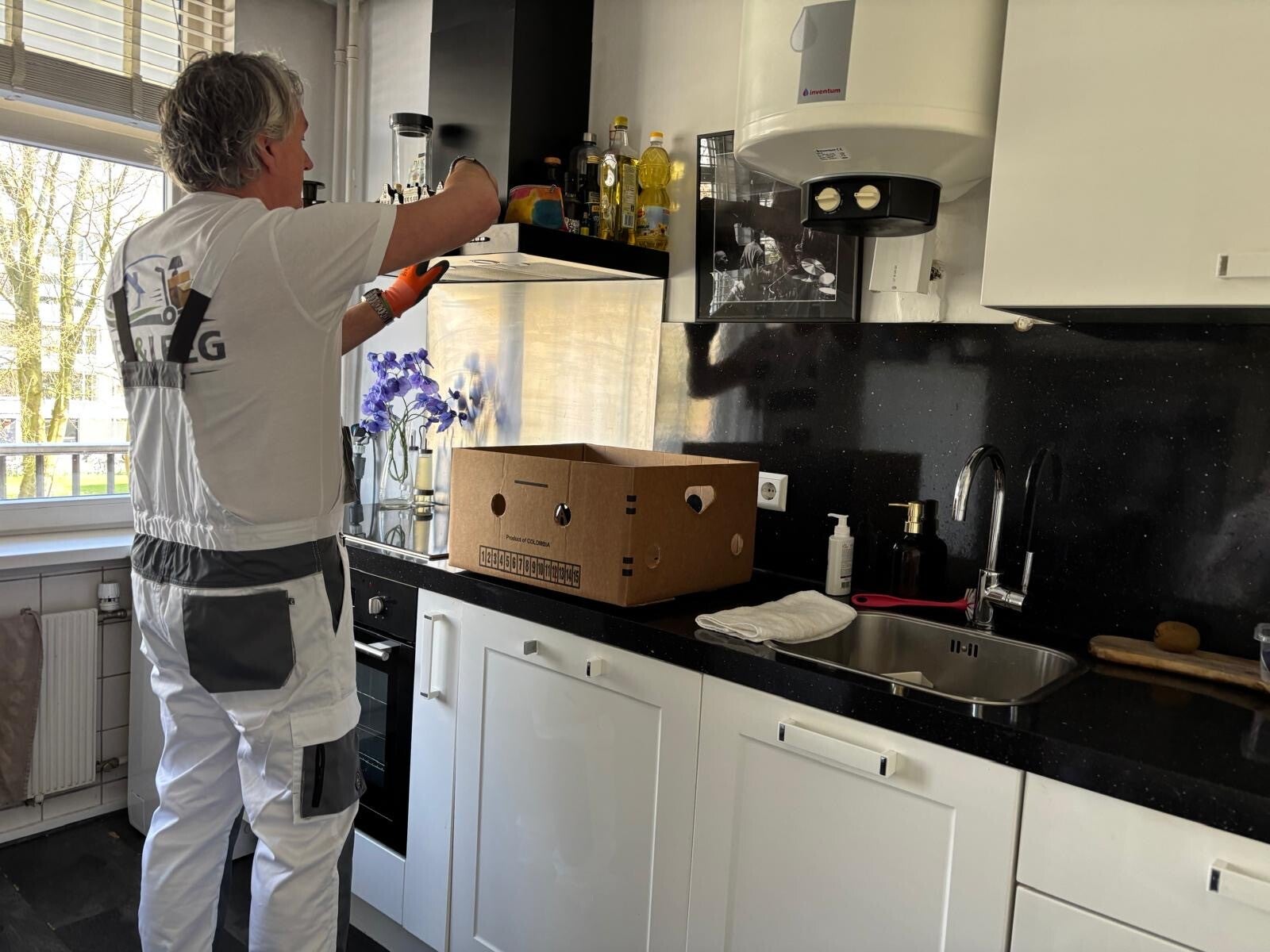 Professionele woningontruiming in Rotterdam tijdens het leeghalen van een woning