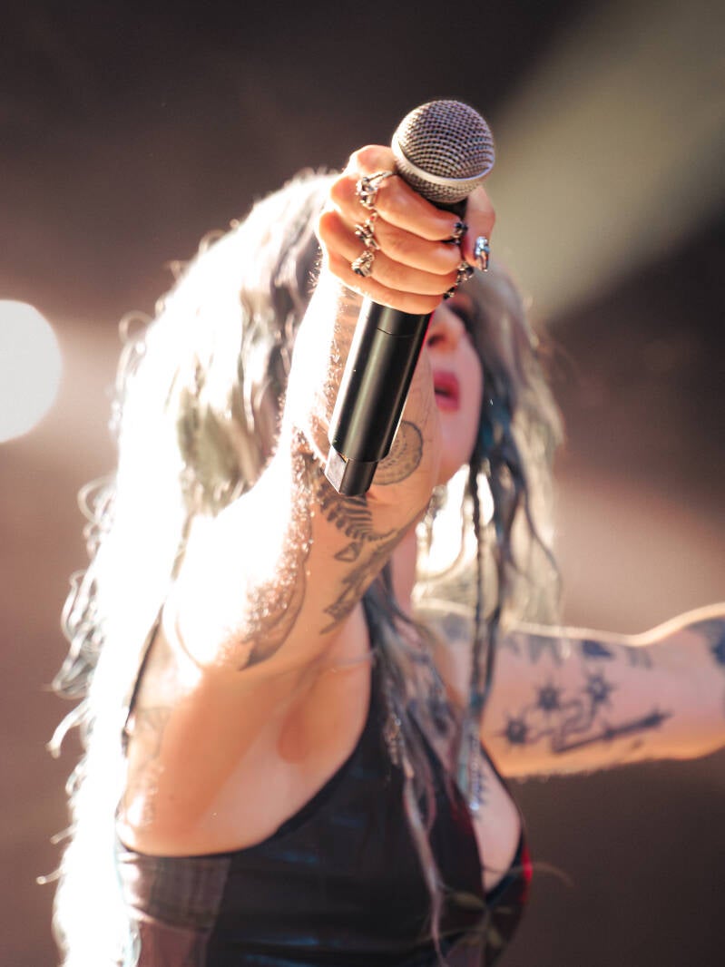 070a9728-standard-16dvx3.jpg