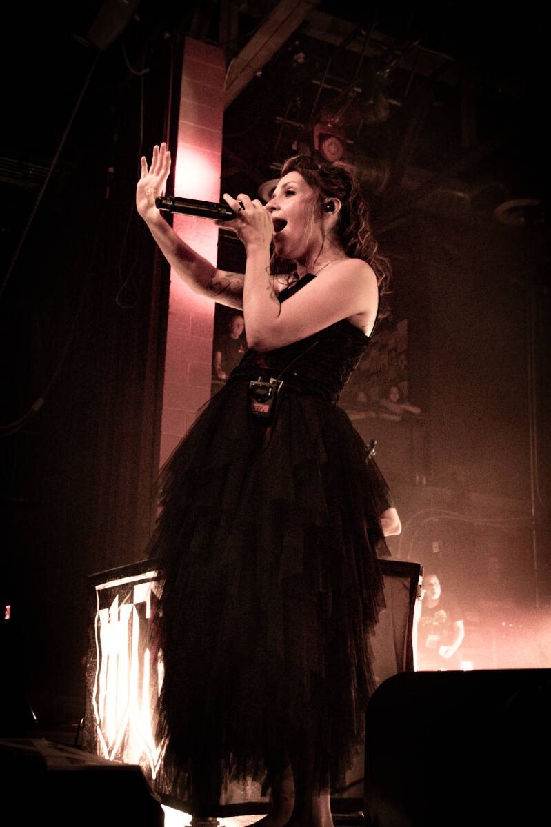 flyleaf-13-standard.jpg