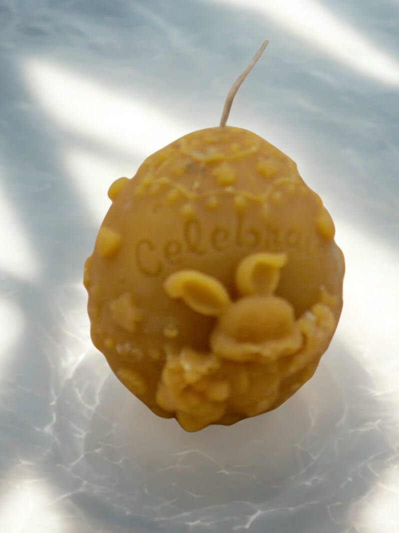 Bougie en cire d'abeille œuf de Pâques