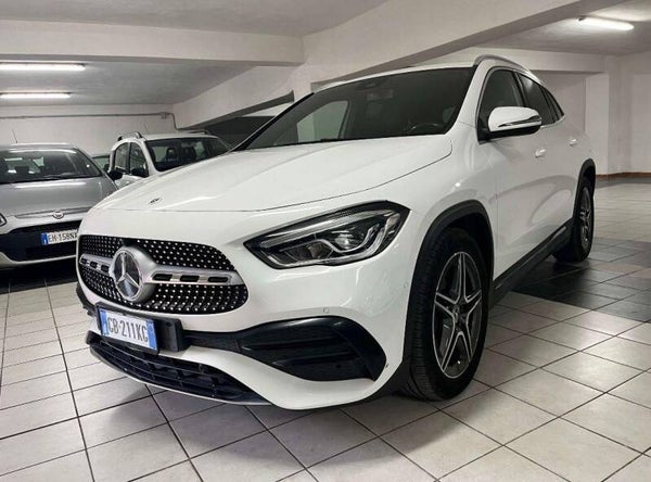 Mercedes-Benz GLA 200