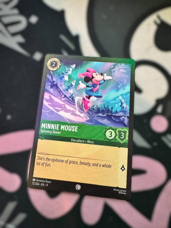 minnie mouse ( spinning skater) green common