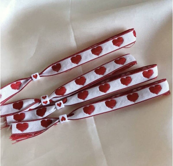 bracelet white red hearts