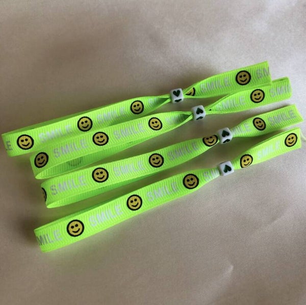 bracelet smile neon green