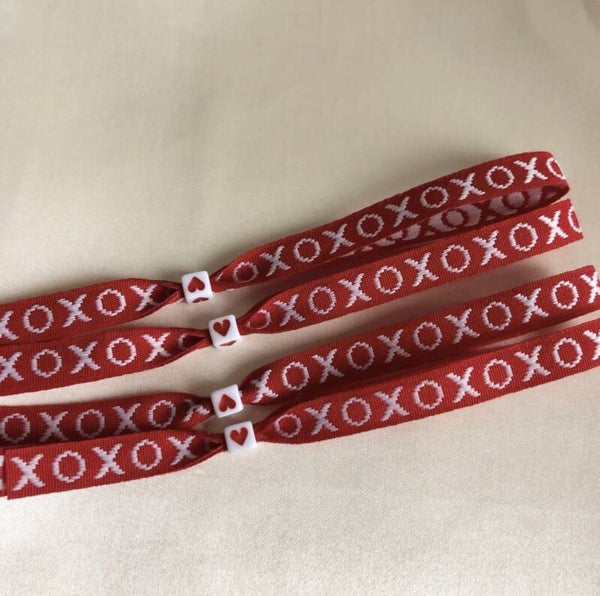 bracelet xoxo red