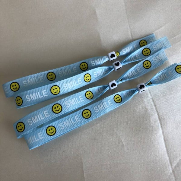 bracelet smile light blue